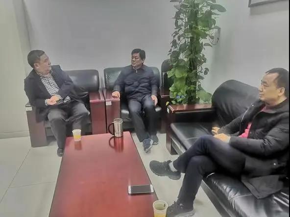 徐立华带队赴省供销社对接新宁脐橙销售工作(图1)